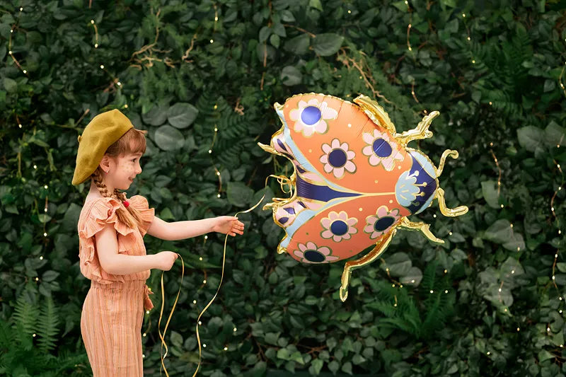 Folieballon lieveheersbeestje met bloemen